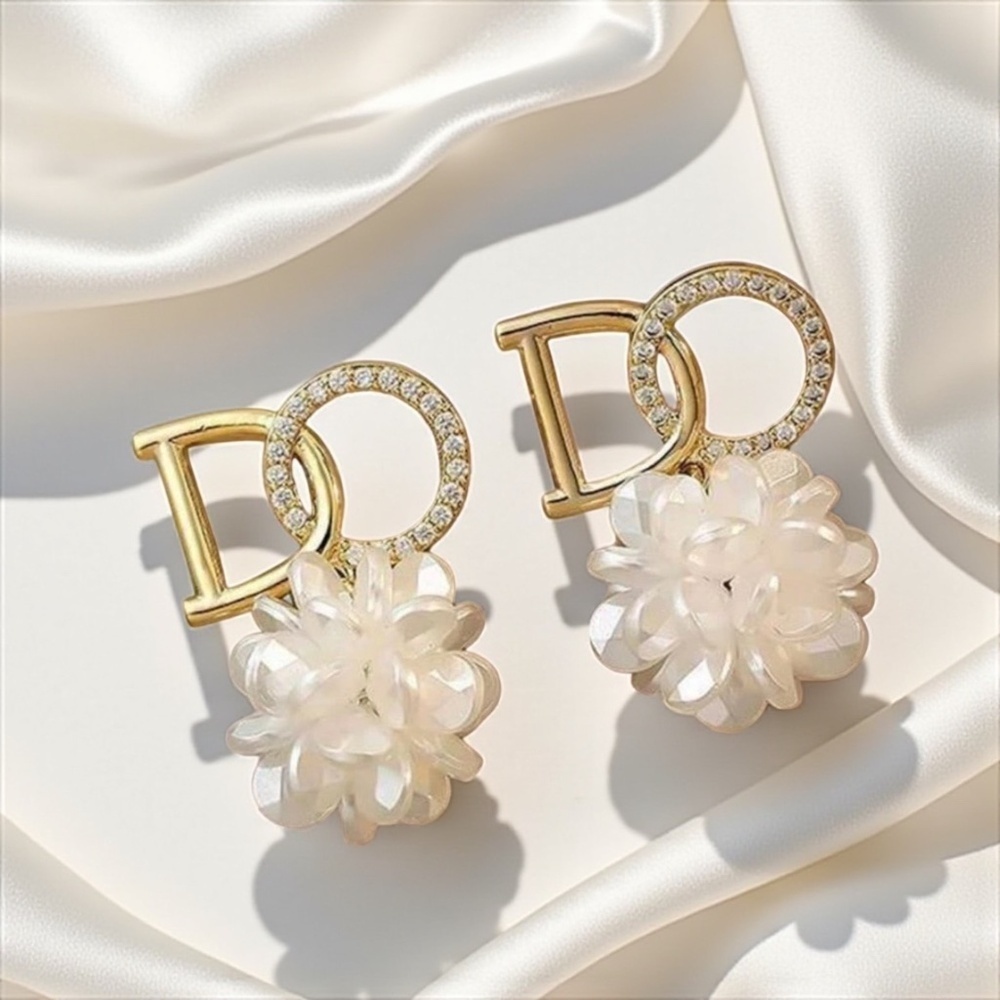 Charming "I Do" Rhinestone Bridal Earrings - Perfect for Wedding Celebrations
